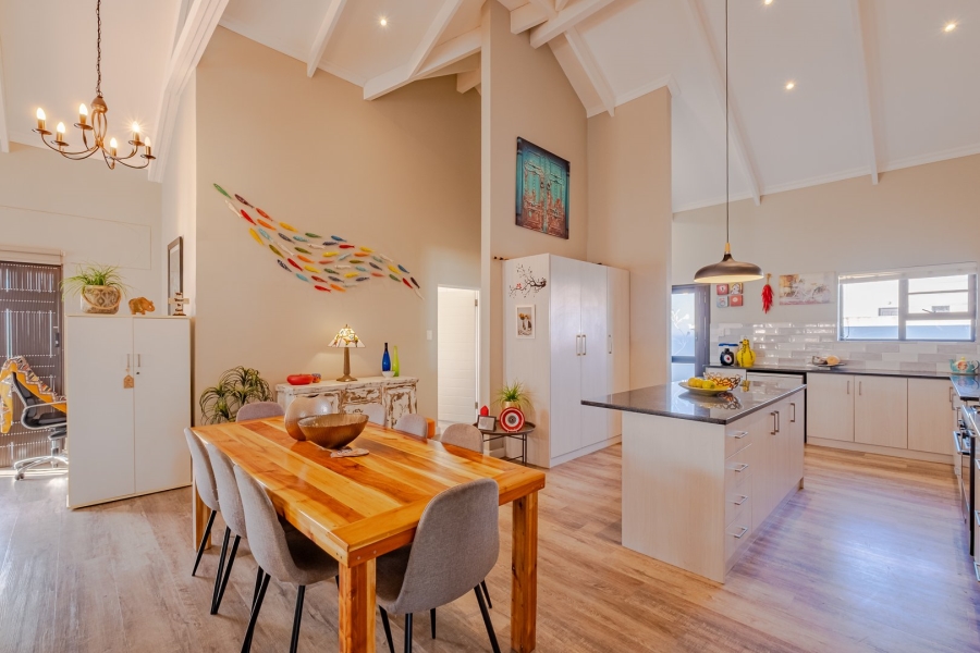 3 Bedroom Property for Sale in Sandbaai Western Cape